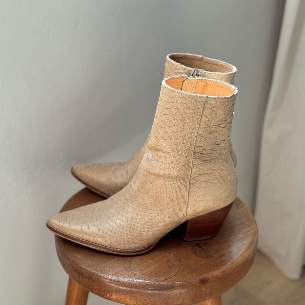 Tan boots with texture